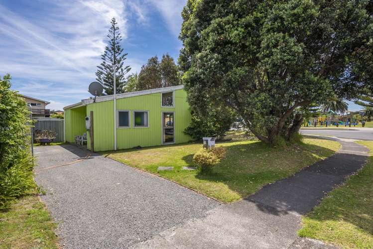 41 Queens Road Waikanae Beach_26