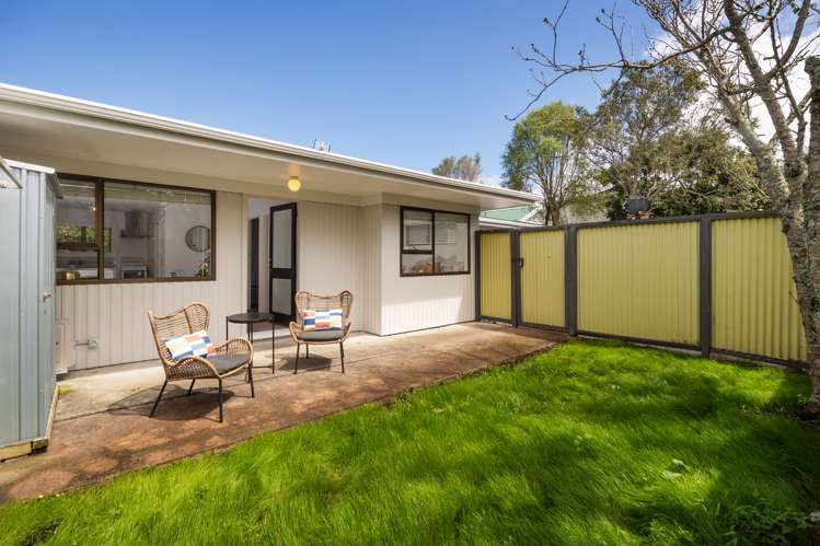 2/18 Willcott Street Mount Albert_14