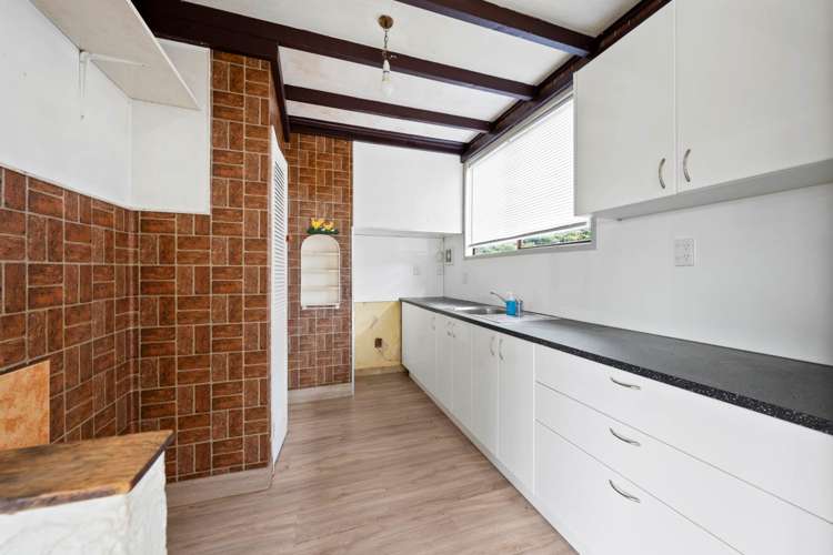 2/63 Eskdale Road Birkdale_3