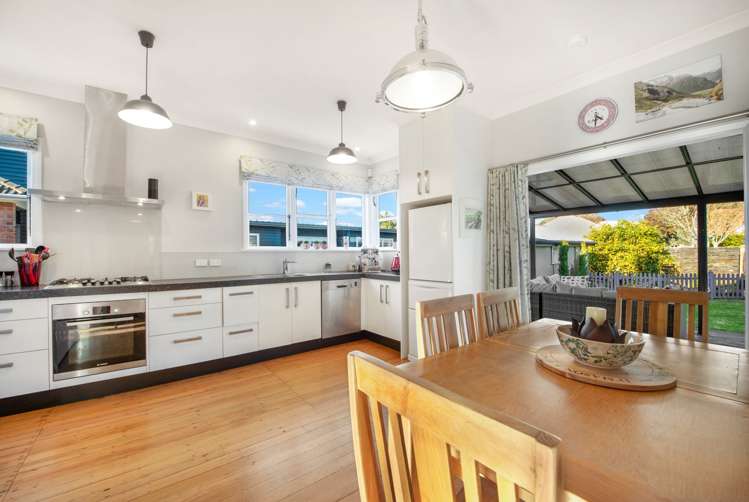11 Jellicoe Drive Hamilton East_2