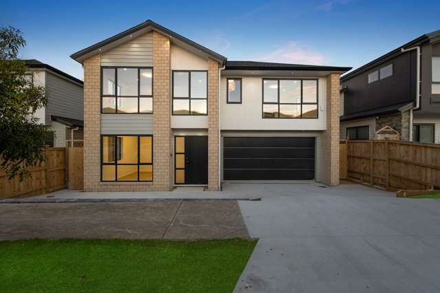 Spacious Family Living in Ormiston School Zone!
