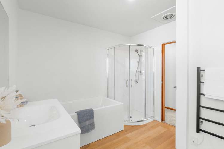 56 Woodbury Street Russley_11