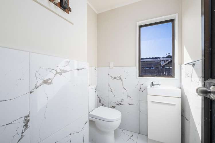 1/6 Hatherley Place Clendon Park_6