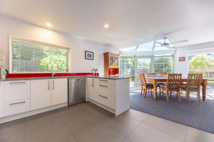 2/268 Rosetta Road Raumati Beach_4