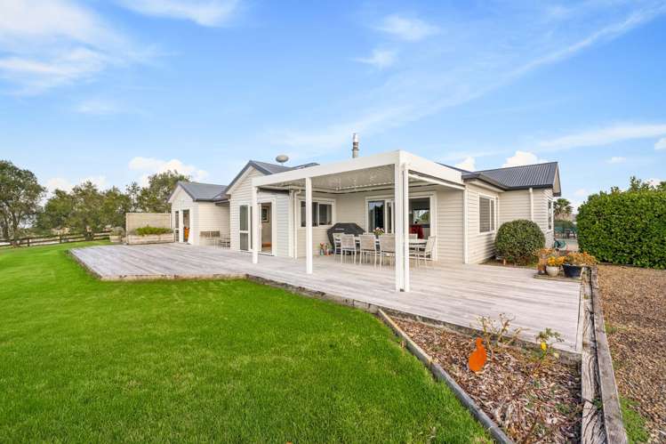 1382 Old North Road Helensville_13
