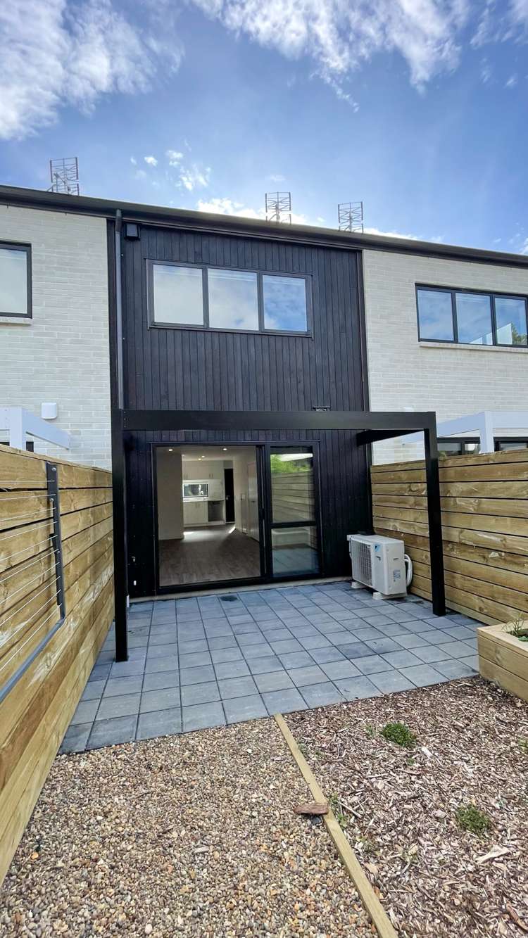 10 Whanui Place Māngere Bridge_23