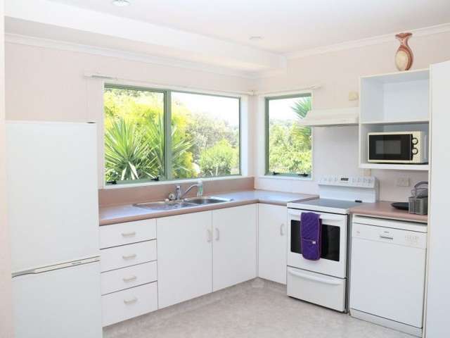 16 Charles Green Drive Cooks Beach_4