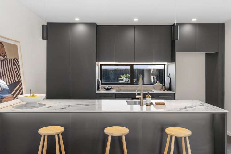 2 and 3/34 Gordon Avenue St Albans_4