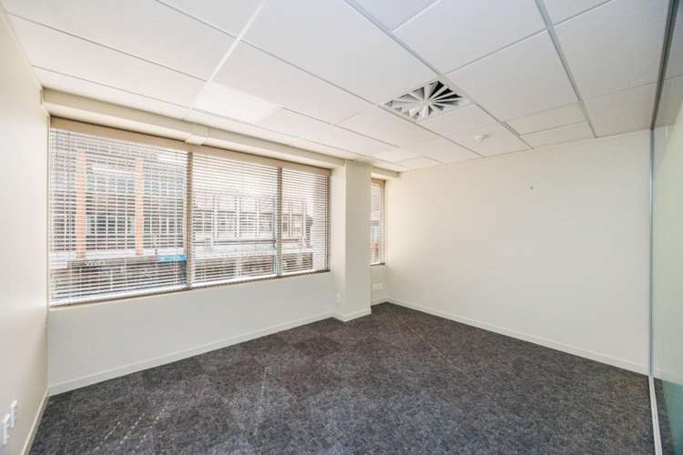 4 Broadway Avenue City Centre_15