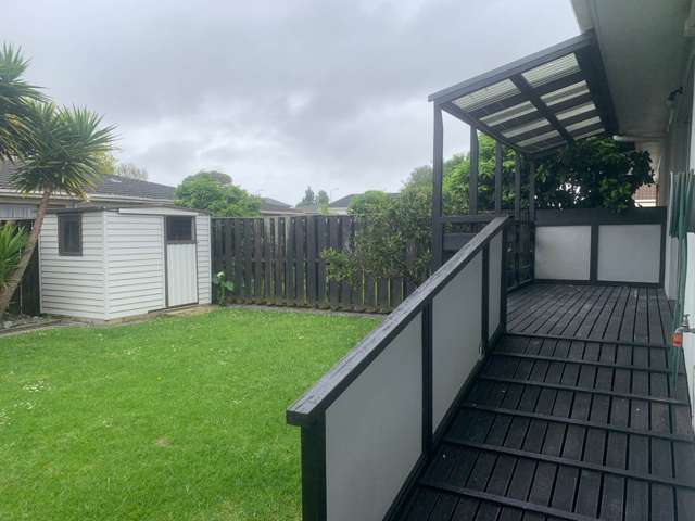 2/13 Latham Avenue Pakuranga_4