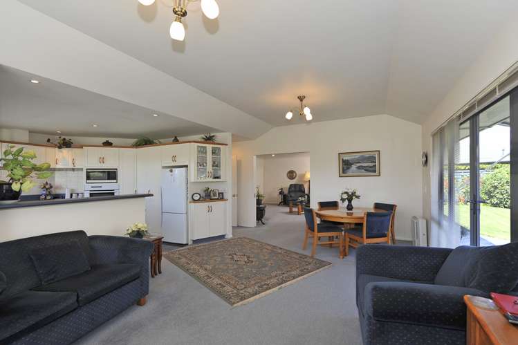 130 Aldinga Avenue Stoke_3