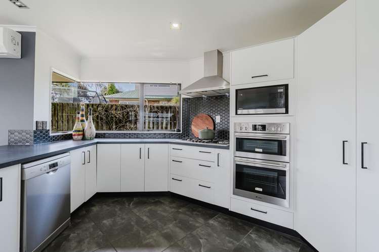 12 Sunny Dale Western Heights_4