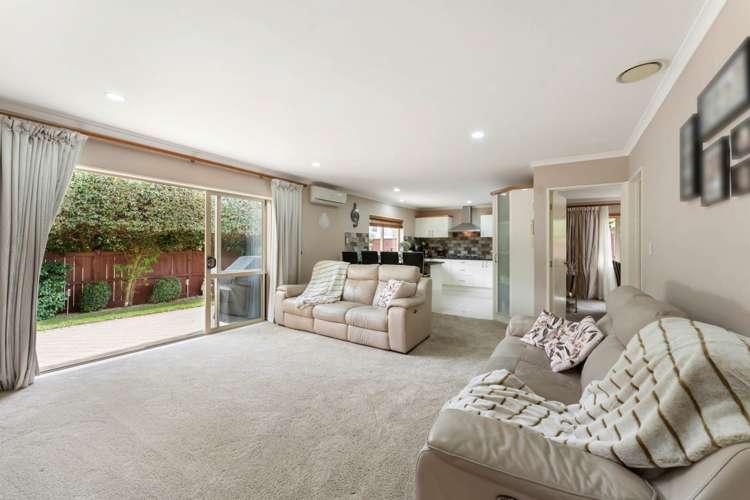 6 Skelligs Drive Flat Bush_11