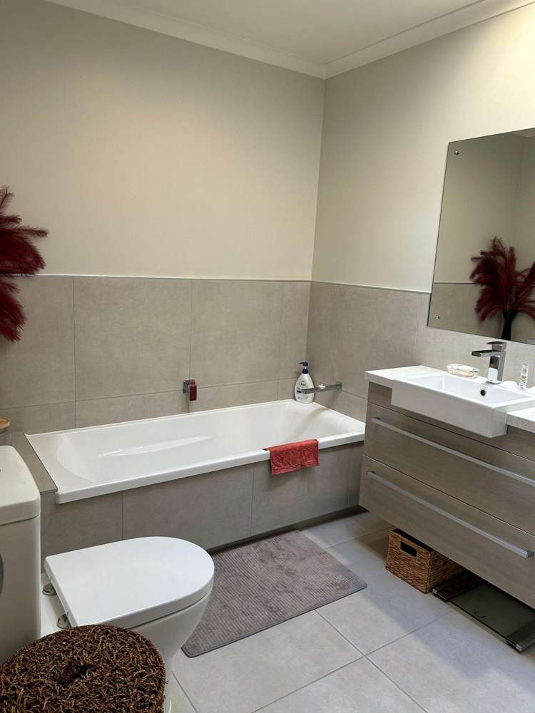 15 Costa Viva Crescent Karaka_9