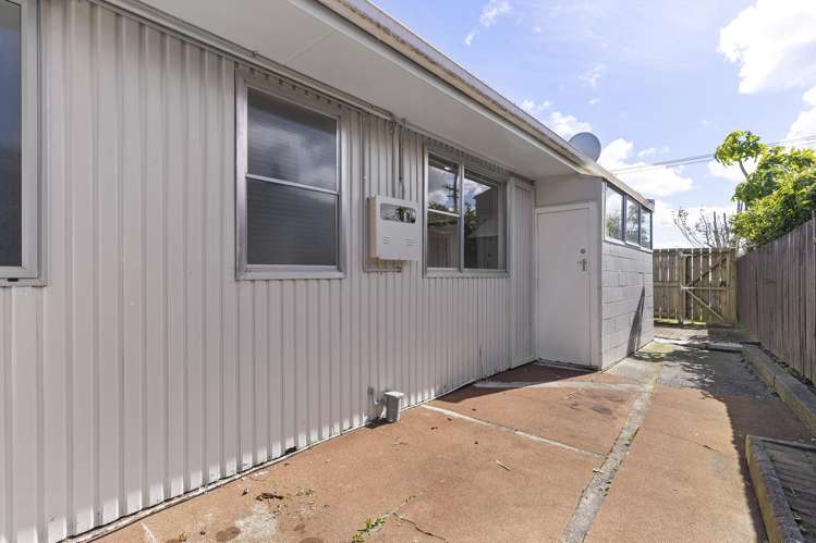 1 and 2/49 Orams Road, Manukau Hill Park_12