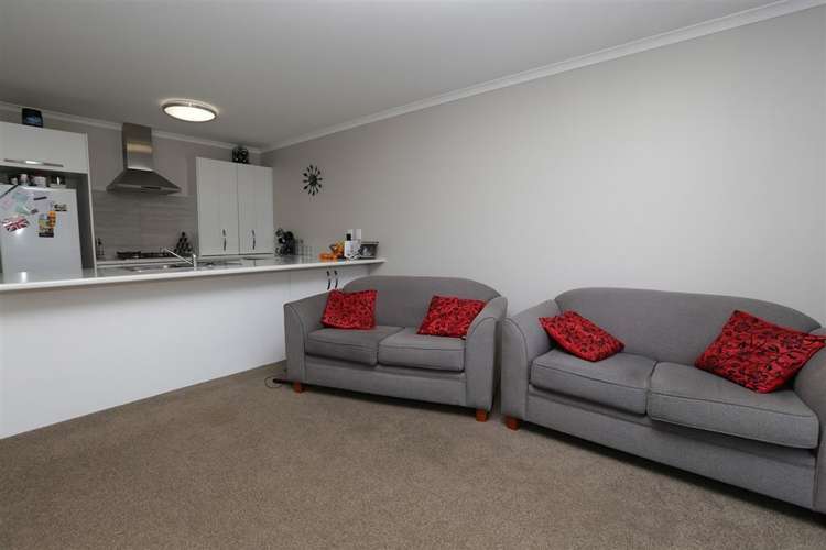 2/27 Jones Crescent Melville_4