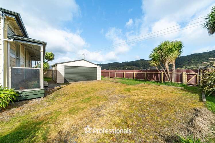 19 Grimsby Grove Wainuiomata_18