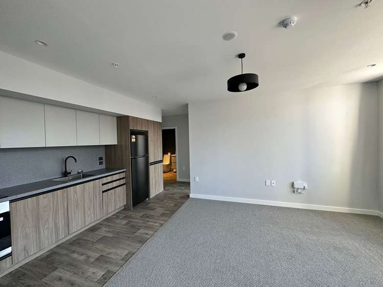 106/14 Laings Road_0