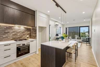 8/16 Woodford Avenue_4