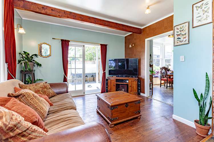 50 Shakespeare Road Bastia Hill_11