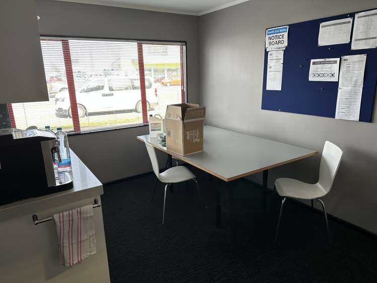 Unit B/78 Austin Street Onekawa_8