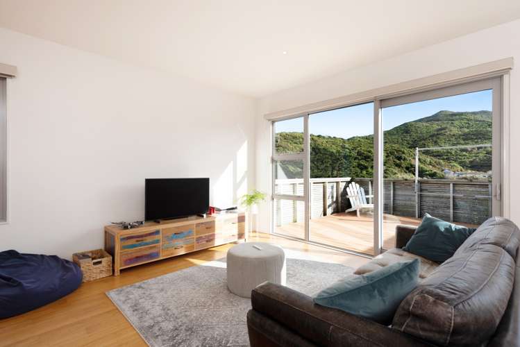 1 Saddleback Grove Karori_10