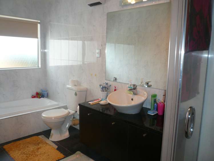 10 Bridgefield Crescent Flat Bush_8