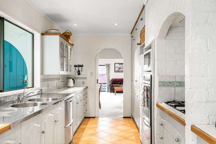 3/2 Beach Road Castor Bay_16