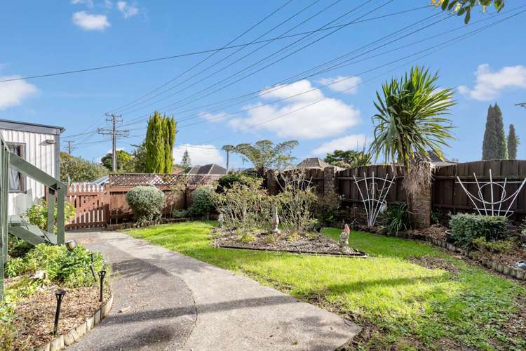 1/128 Bruce Mclaren Road Henderson_21