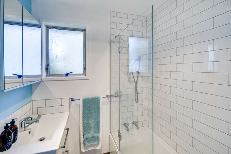 209 Park Road South Akina_9