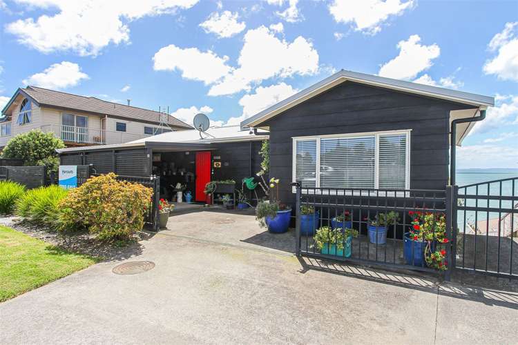 28 Crispe Road Clarks Beach_33