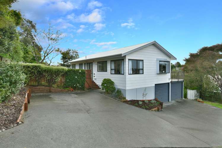 8 Waiora Road Stanmore Bay_1