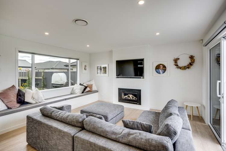 12 Hikawera Drive Frimley_9