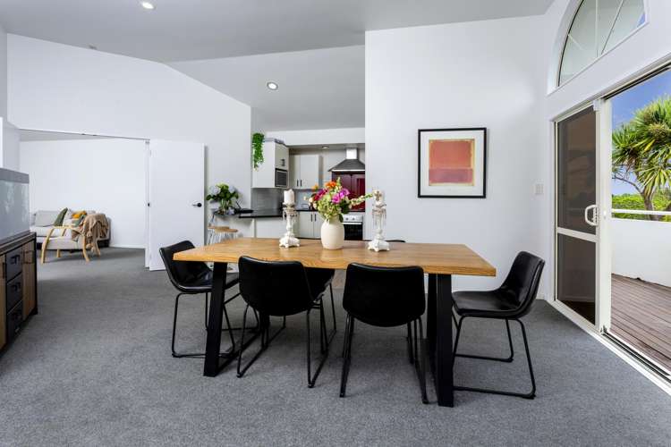 8 Caversham Drive Torbay_6