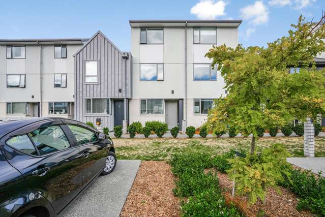 Modern Townhouse in the Heart of Petone