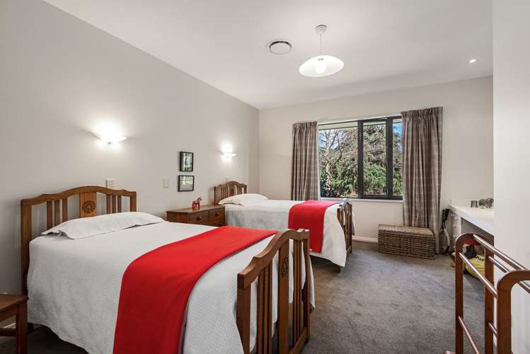 62 Davis Road Lincoln_23