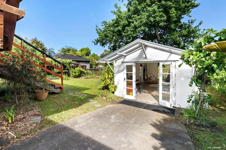 38 Queen Mary Avenue New Lynn_10