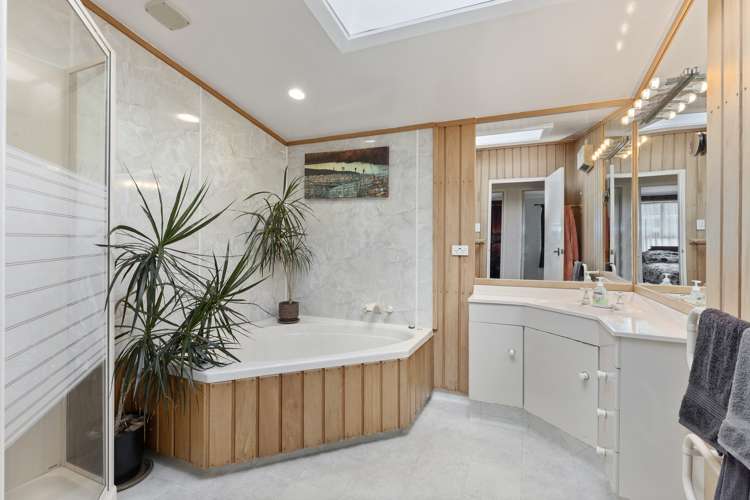 93 Waiwhetu Road Waterloo_12