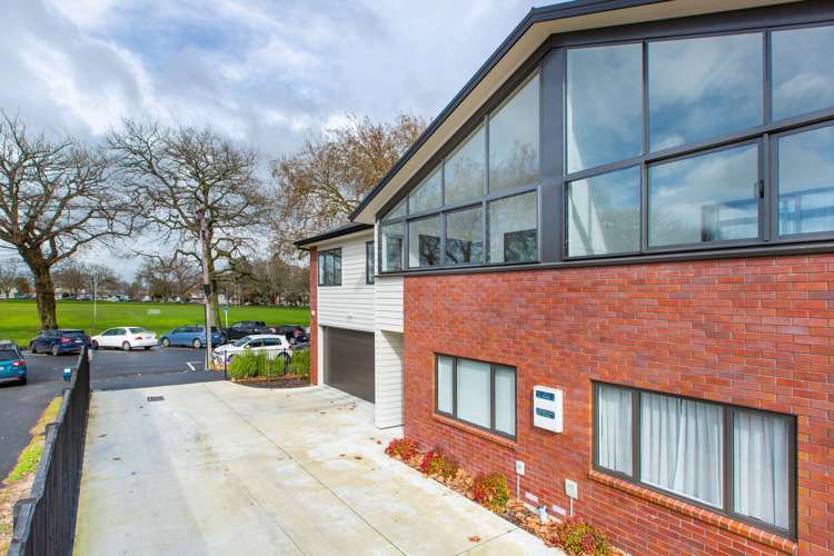 1/15 Cook Street Hamilton East_17