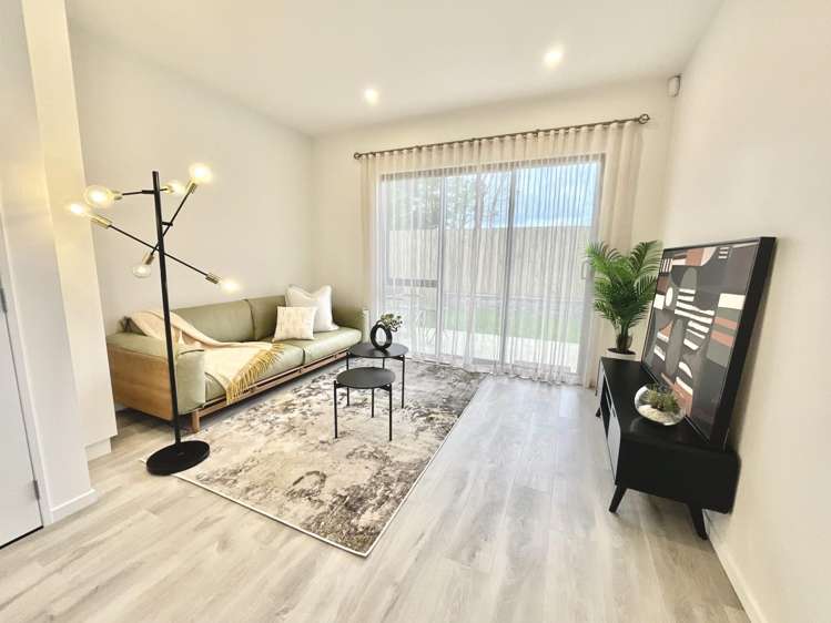 4/241 Don Buck Road Massey_1