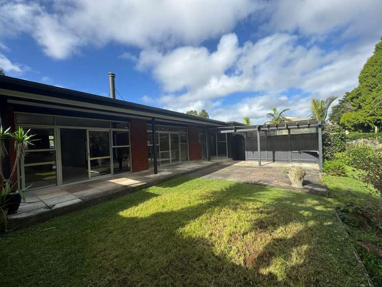 15 Parkland Crescent 11601_7