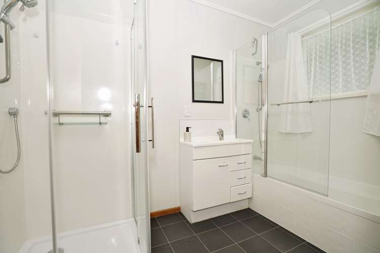 5 Manapouri Place Glenview_9