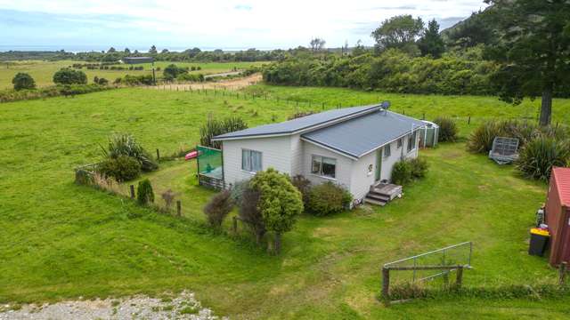 Idyllic Coastal Retreat