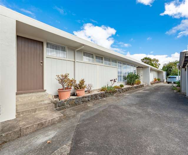 Comfortable 2 Bedroom Unit