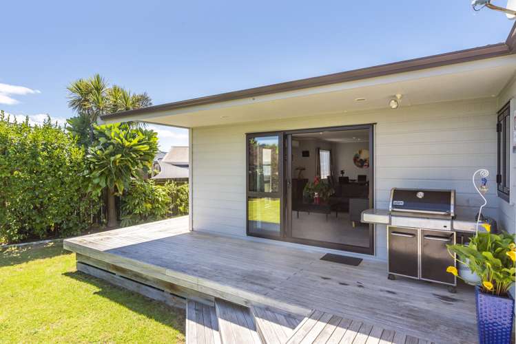 7 Adrian Grove Waikanae Beach_6