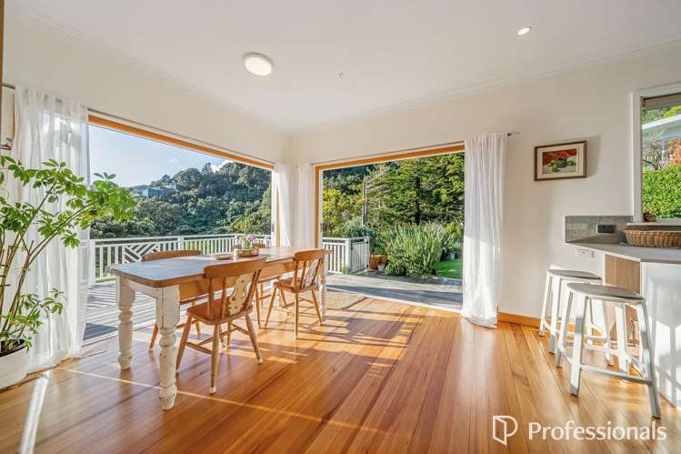 31 Walter Road Lowry Bay, Eastbourne_10