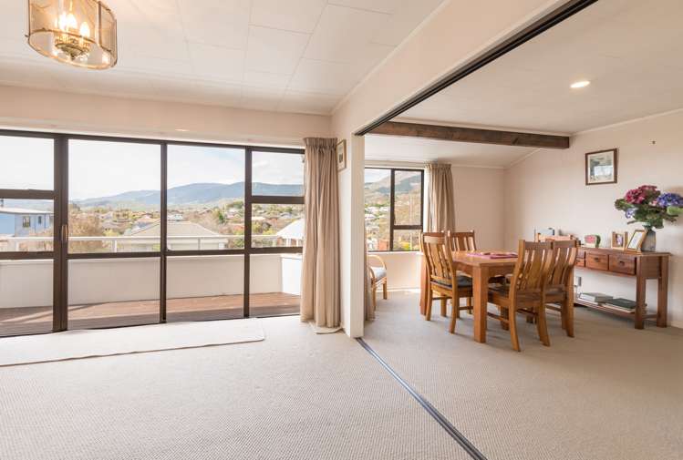 33 Washbourn Drive Richmond_11