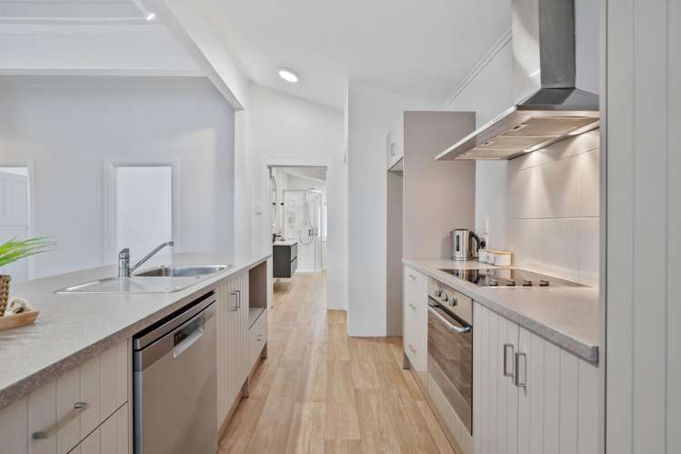 10 Armstrong Avenue Woodhill_10