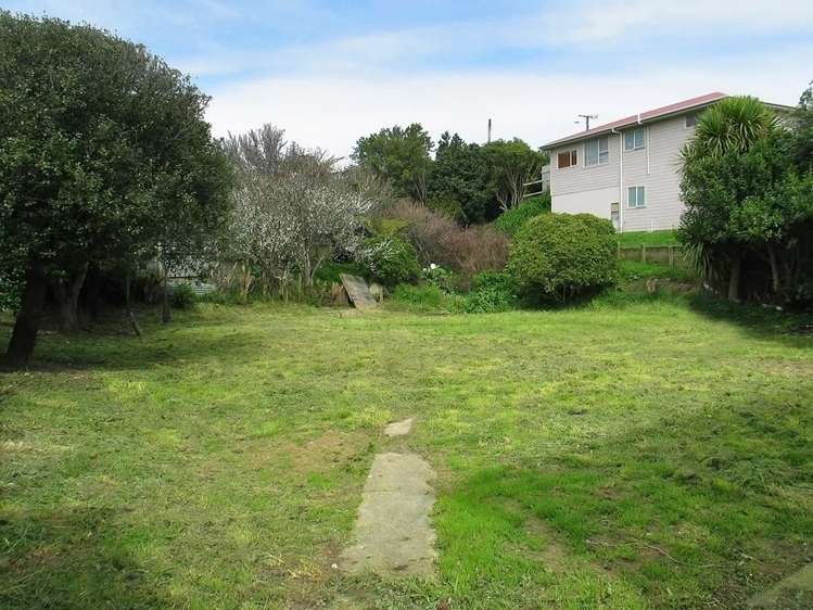 7 Massey Street Tawa_11