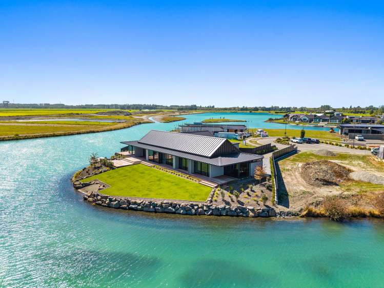 25 Bridgewater Quay Lake Hood_42